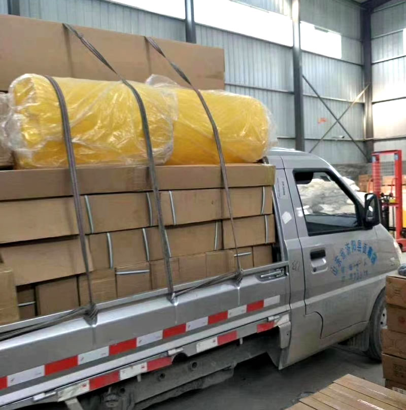 水處理設(shè)備配件裝車發(fā)貨,每天現(xiàn)場發(fā)貨